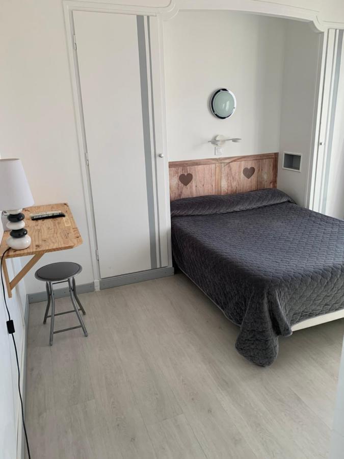 Hotel Le Canetois 外观 照片