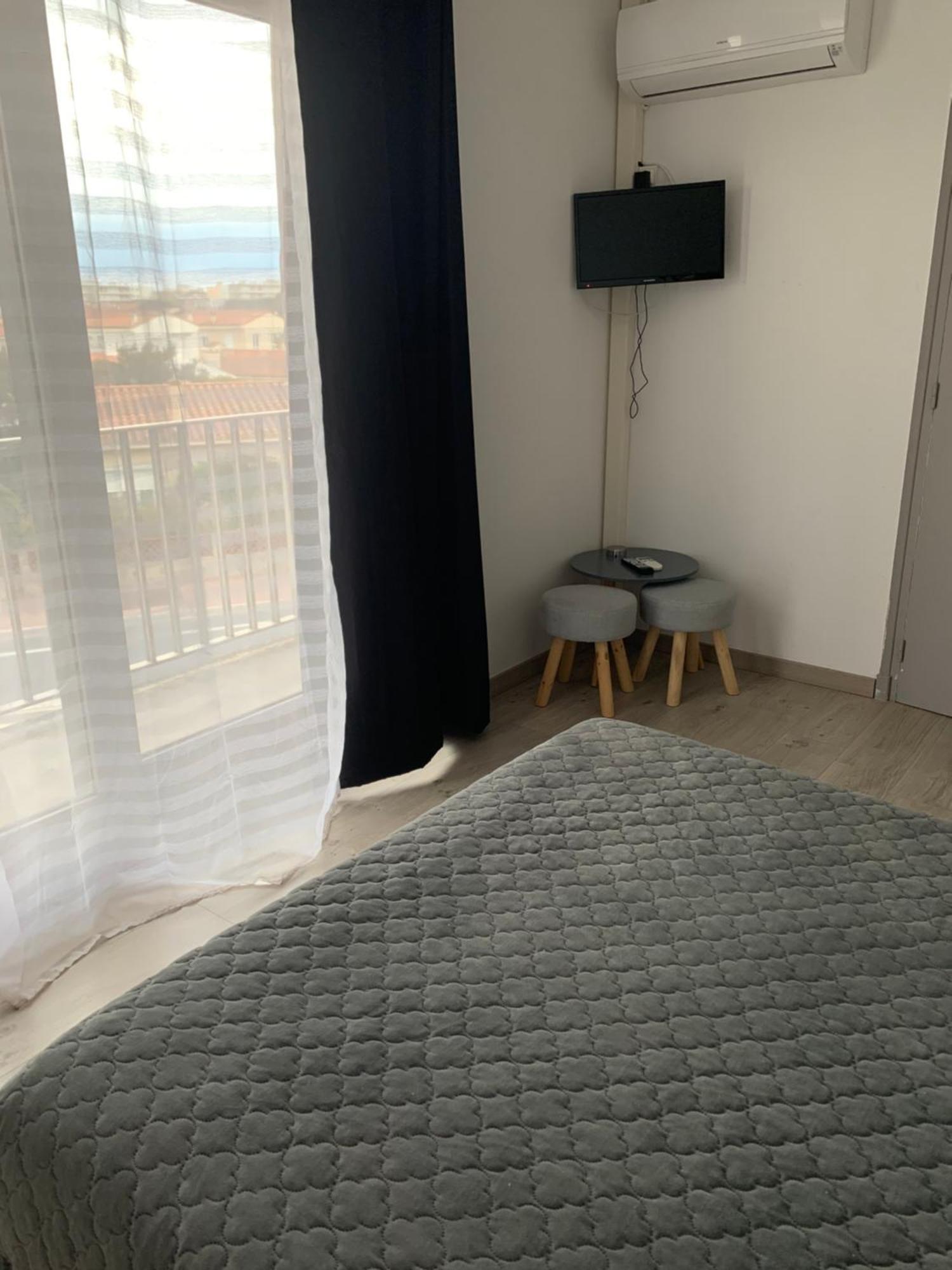 Hotel Le Canetois 外观 照片