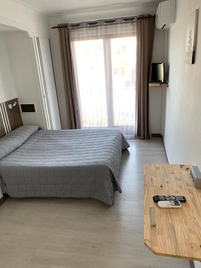 Hotel Le Canetois 外观 照片
